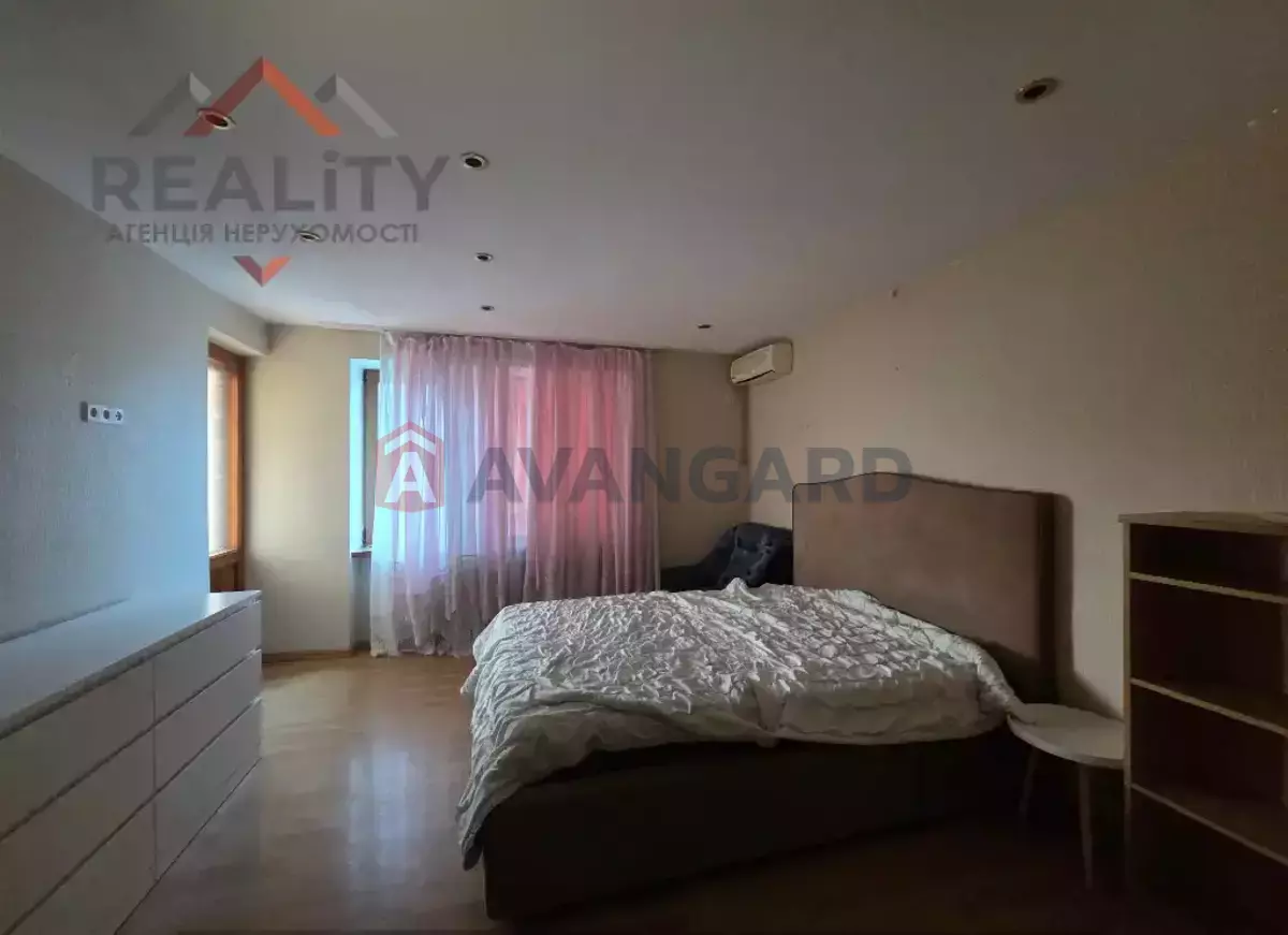 4 ��. ��������, 116/-/14 ��. �., 6/9 ������ ���� 4