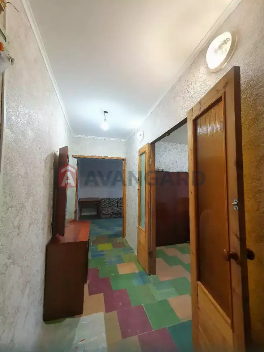 3 ��. ��������, 61/44/8 ��. �., 5/9 ������ ���� 8