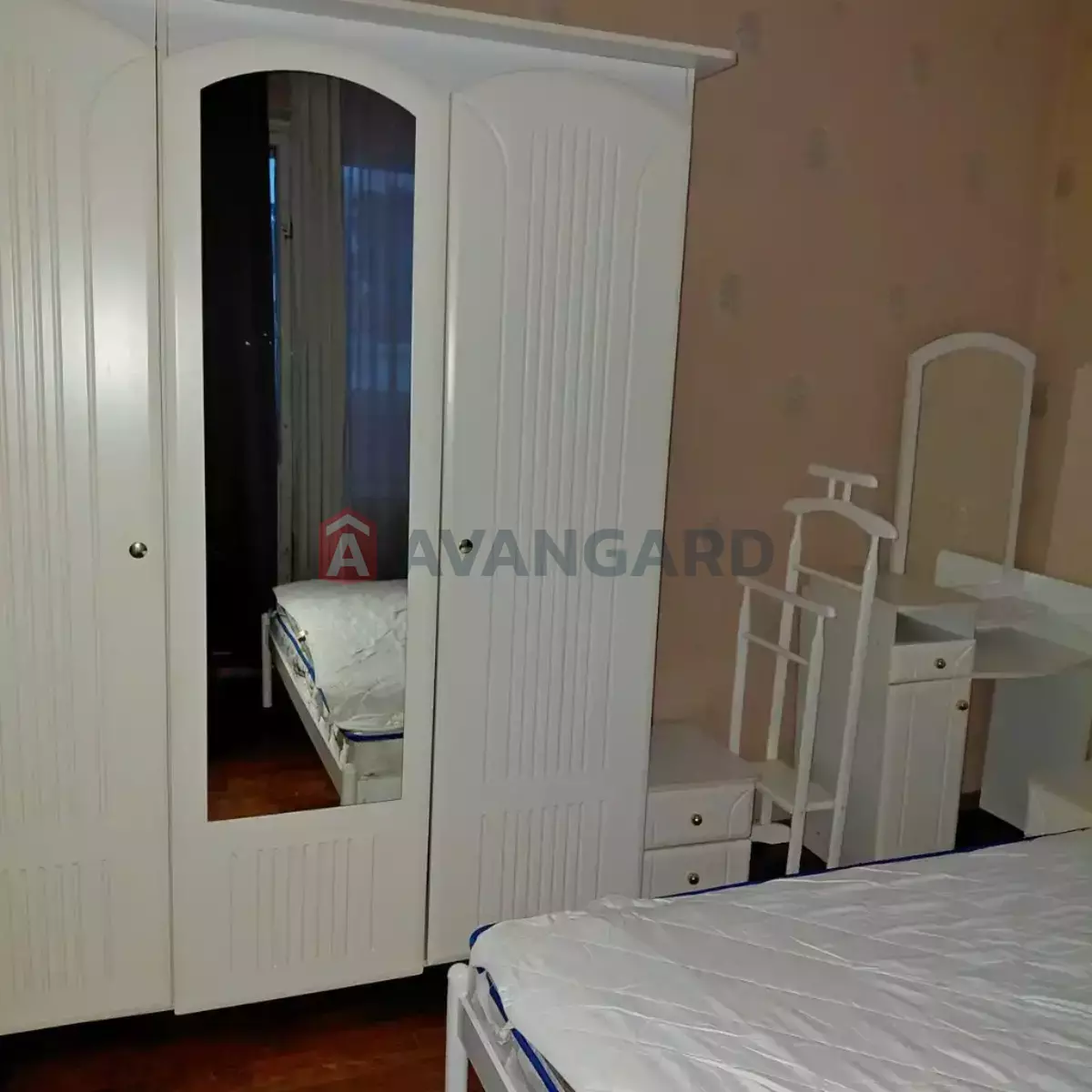 3 ��. ��������, 57/30/8 ��. �., 7/9 ������ ���� 5