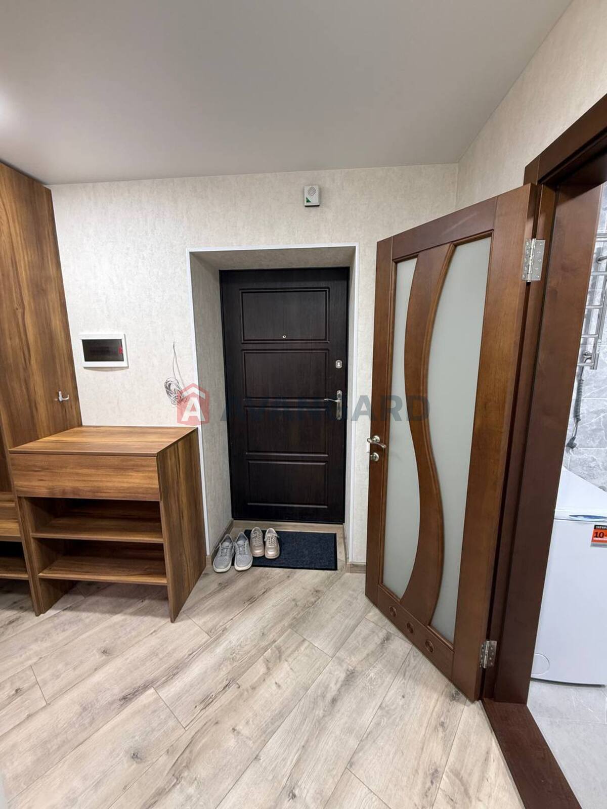 2 ��. ��������, 65/-/9,5 ��. �., 3/10 ������ ���� 9