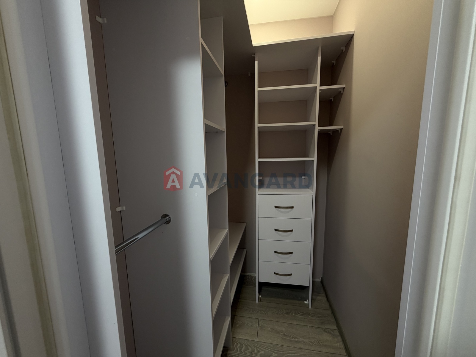 1 ����. ��������, 44/18/18 ��. �., 7/7 ���� ���� 4