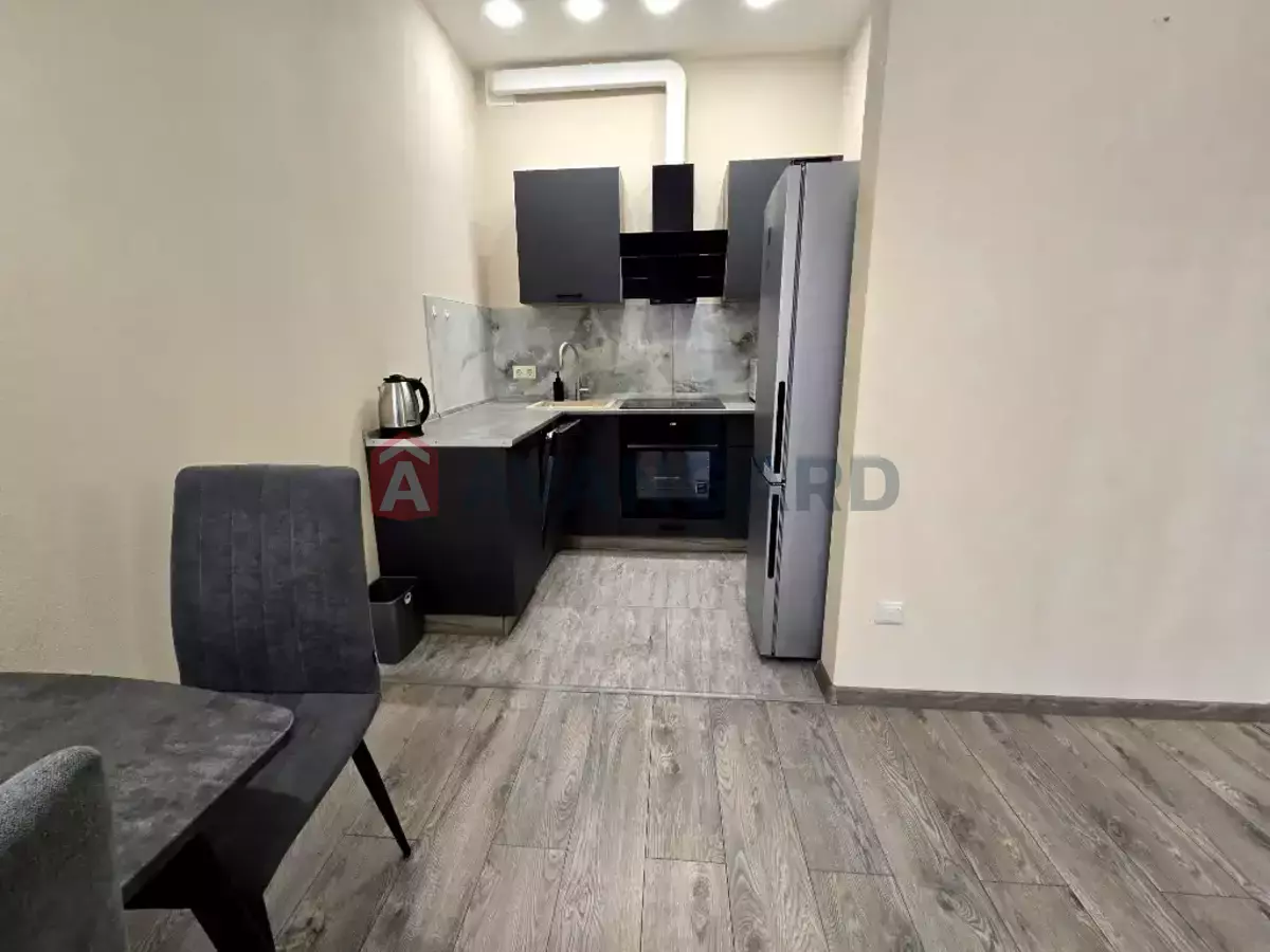 2 ��. ��������, 50/-/- ��. �., 8/10 ������ ���� 4