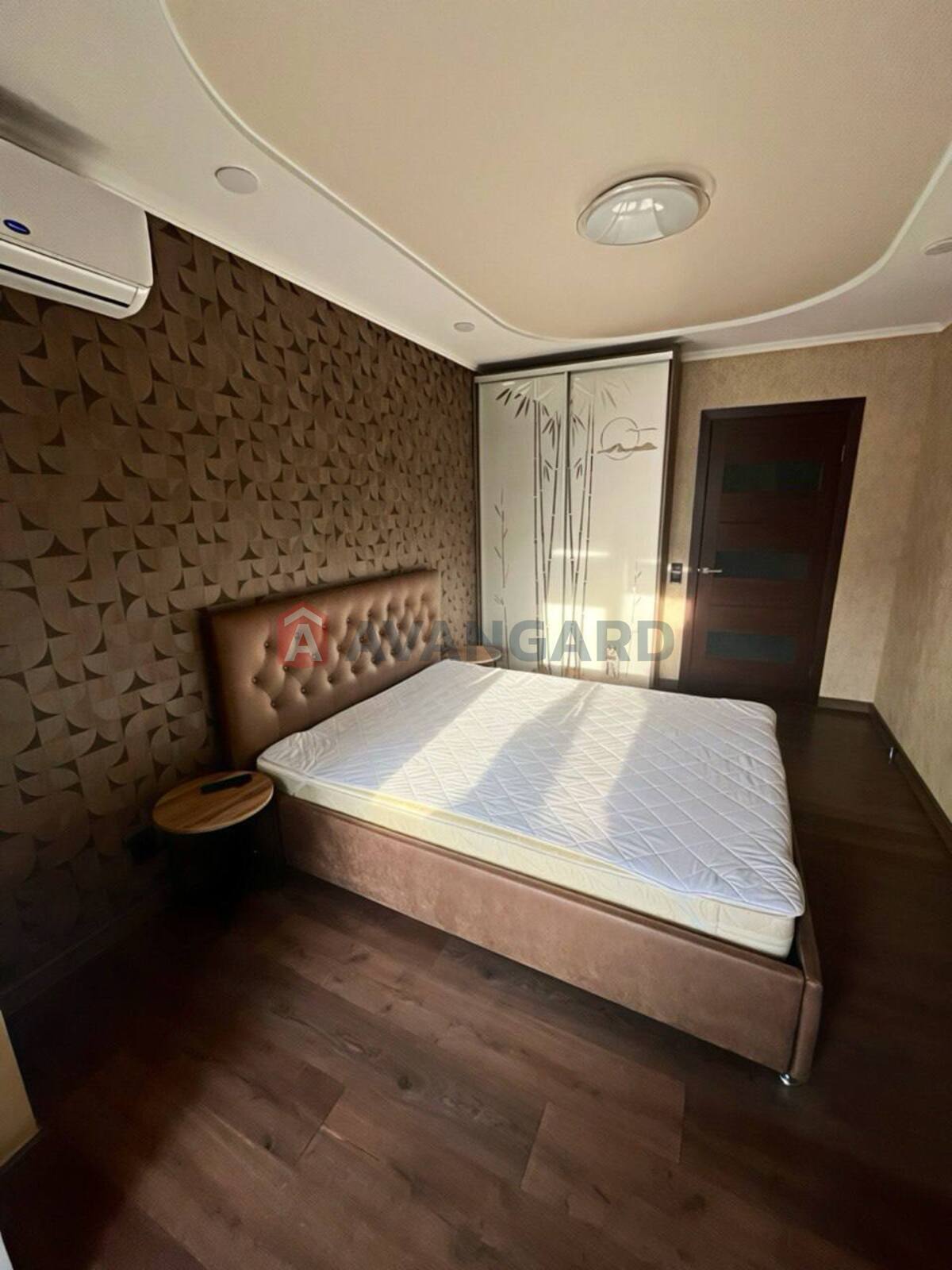 2 ��. ��������, 54/-/8 ��. �., 6/10 ������ ���� 2