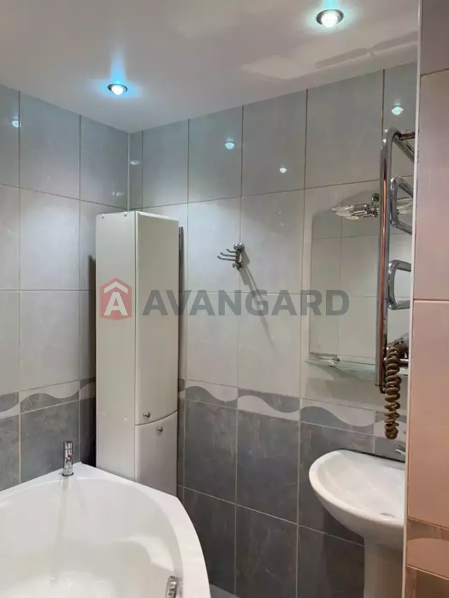 3 ����. ��������, 65/-/10 ��. �., 7/10 ���� ���� 2