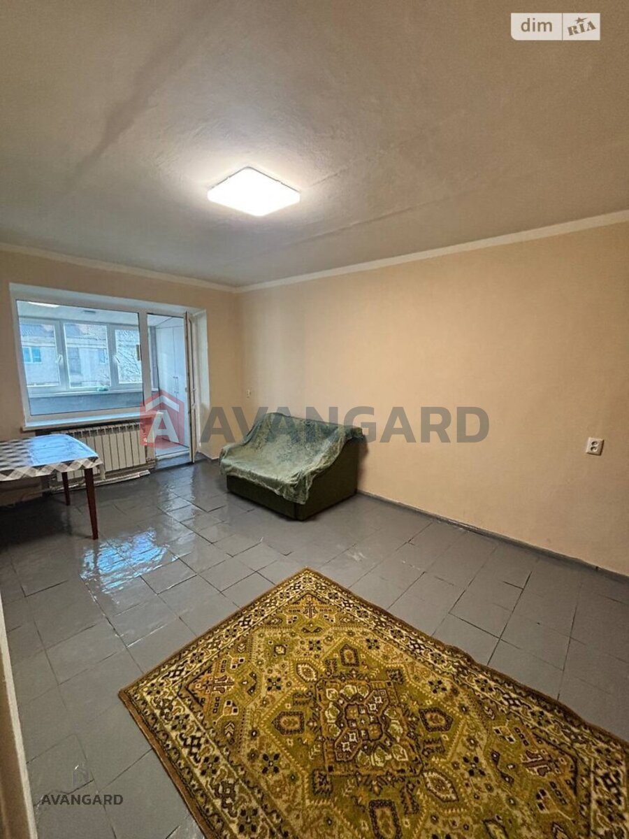 1 ��. ��������, 30/17/6 ��. �., 5/5 ������ ���� 12