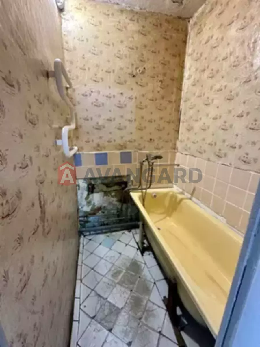 1 ����. ��������, 43/-/8 ��. �., 6/9 ���� ���� 3