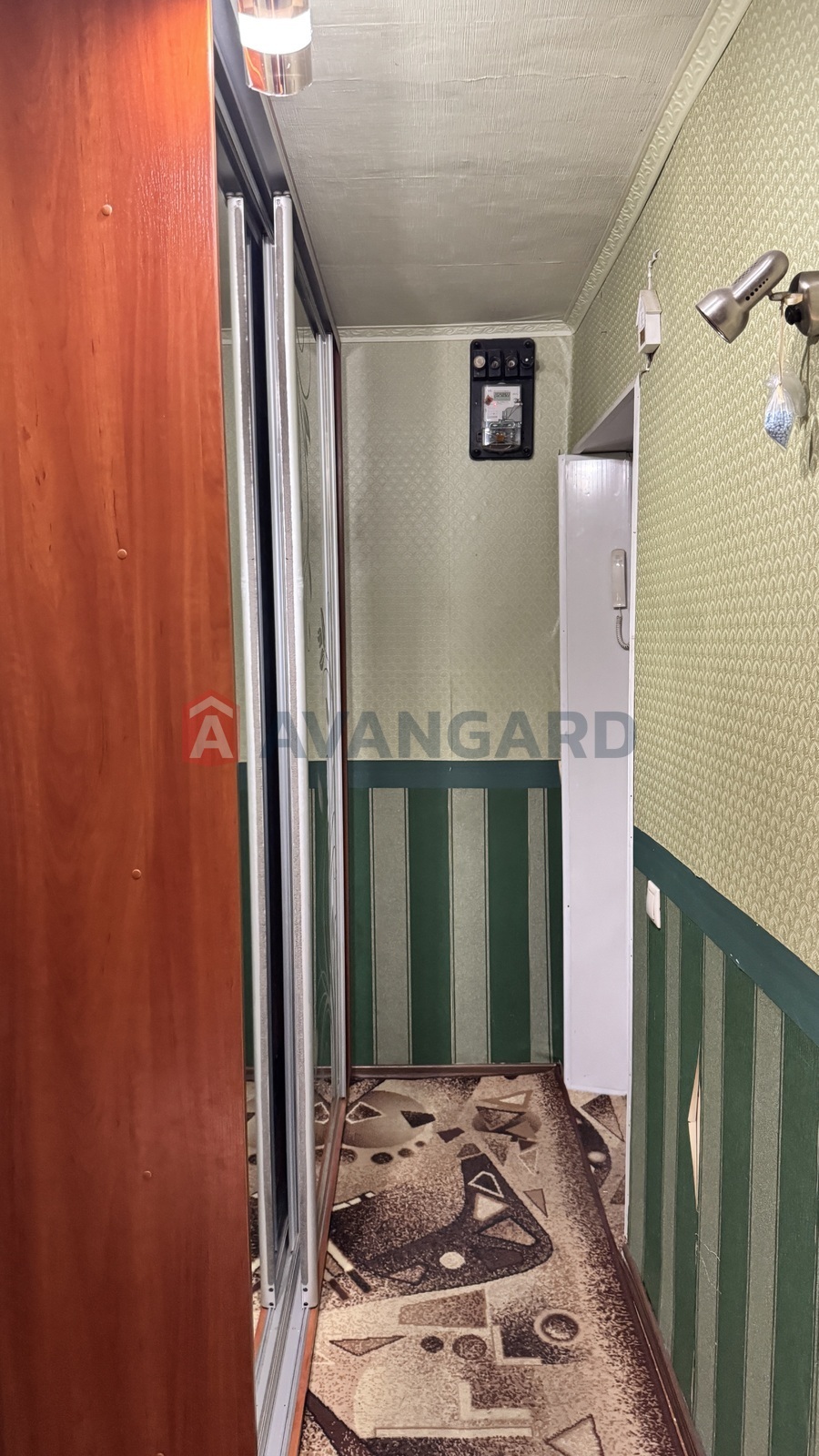 1 ��. ��������, 33/6/18 ��. �., 5/5 ������ ���� 8