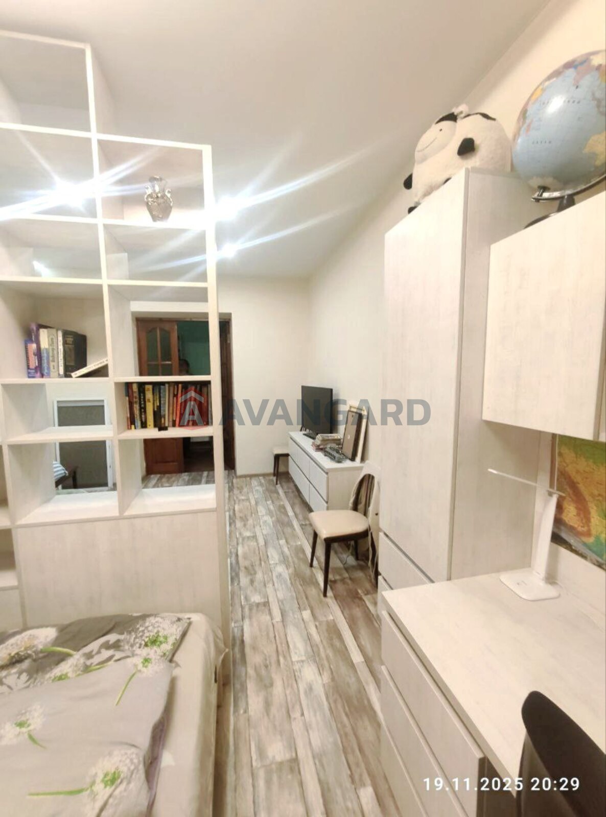 2 . , 52/-/7 . ., 3/3   5