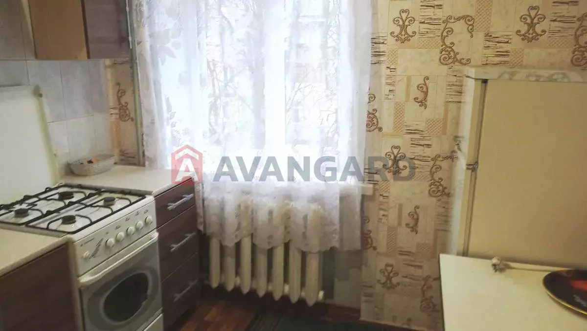 1 ��. ��������, 32/-/6 ��. �., 3/5 ������ ���� 4