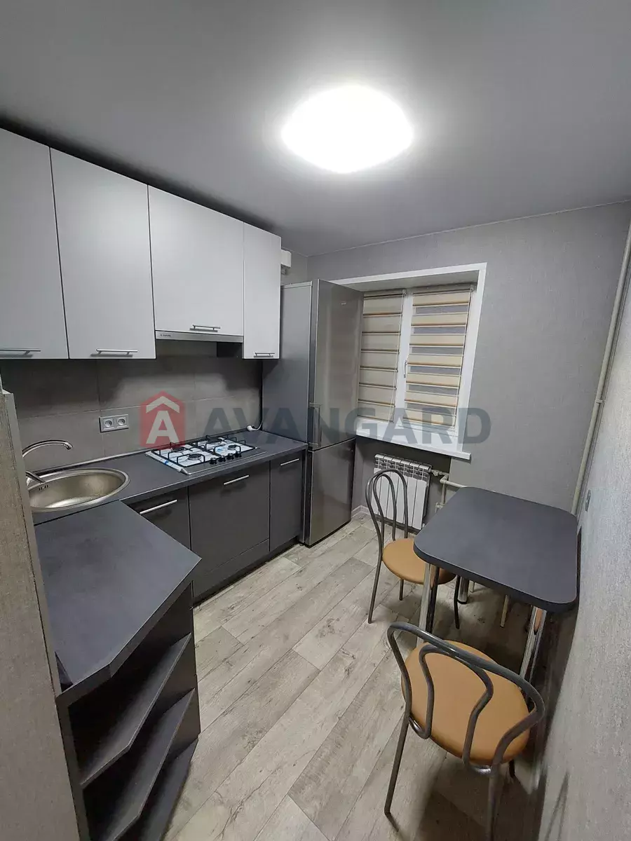 1 ����. ��������, 35/-/7 ��. �., 8/9 ���� ���� 4