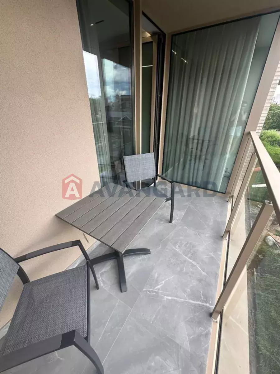 2 ��. ��������, 50/-/15 ��. �., 4/12 ������ ���� 9