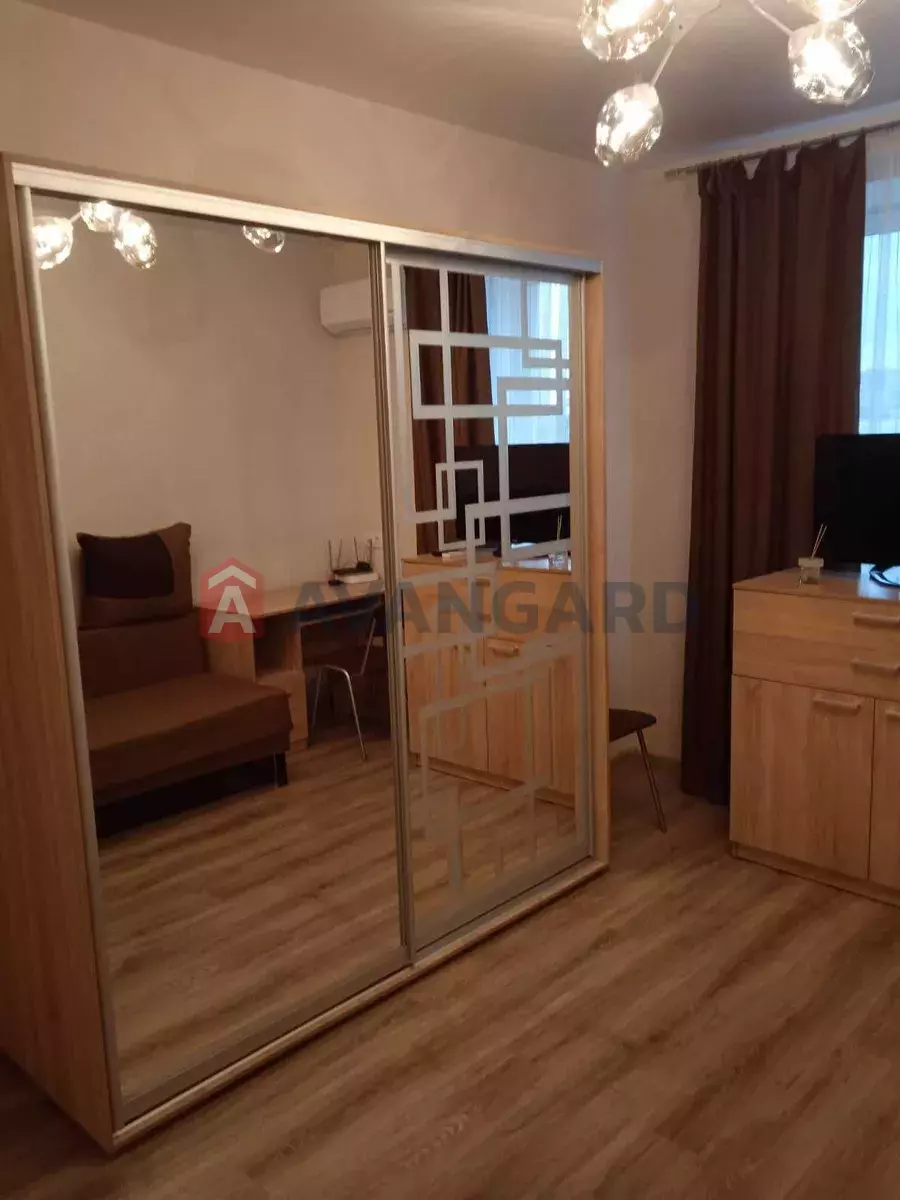 1 ����. ��������, 40/-/11 ��. �., 4/10 ���� ���� 2