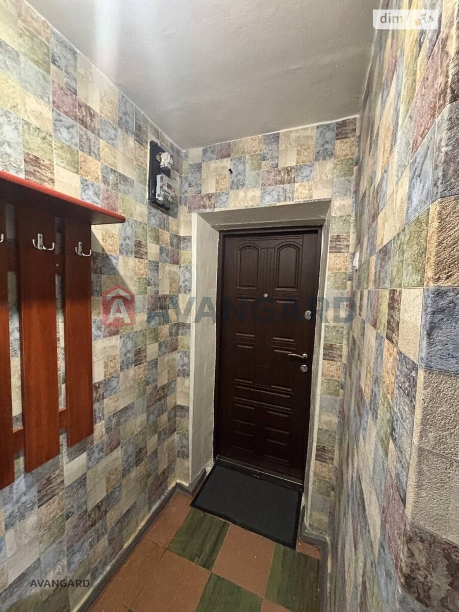 1 ����. ��������, 30/17/6 ��. �., 5/5 ���� ���� 9