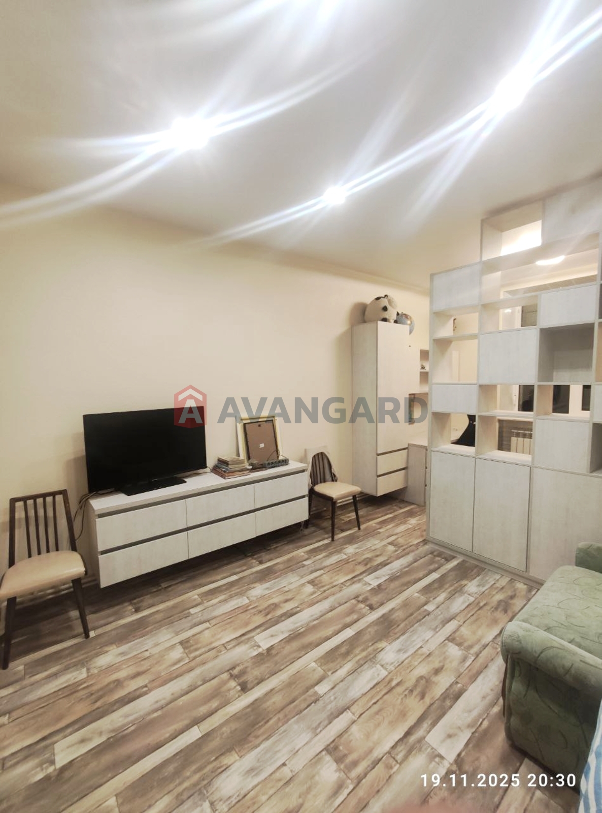 2 . , 52/-/7 . ., 3/3   1