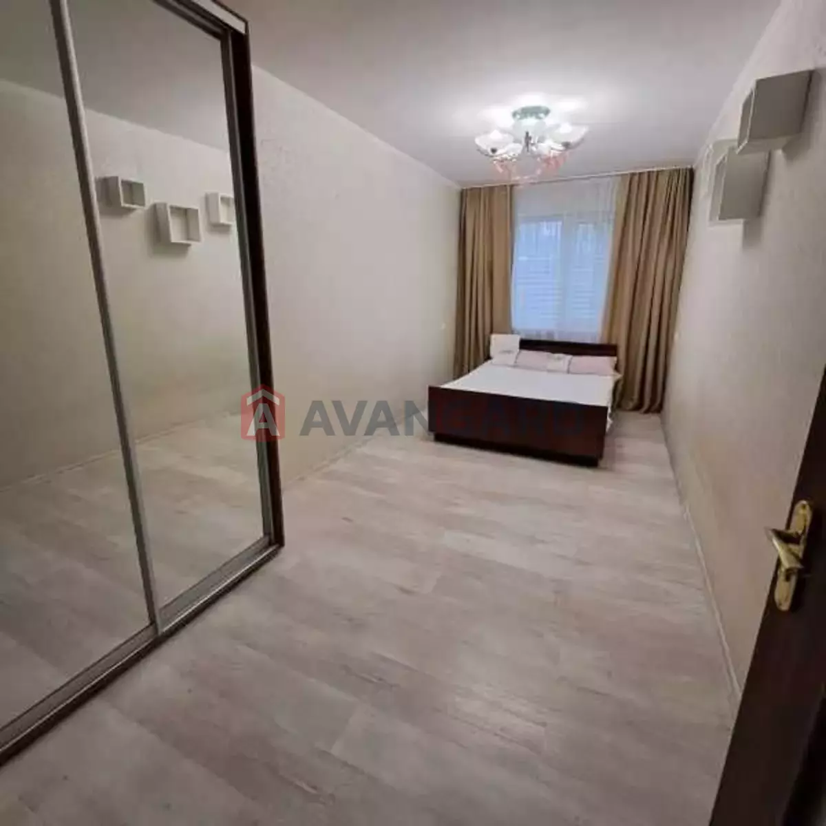 2 ��. ��������, 43/27/6 ��. �., 1/5 ������ ���� 3