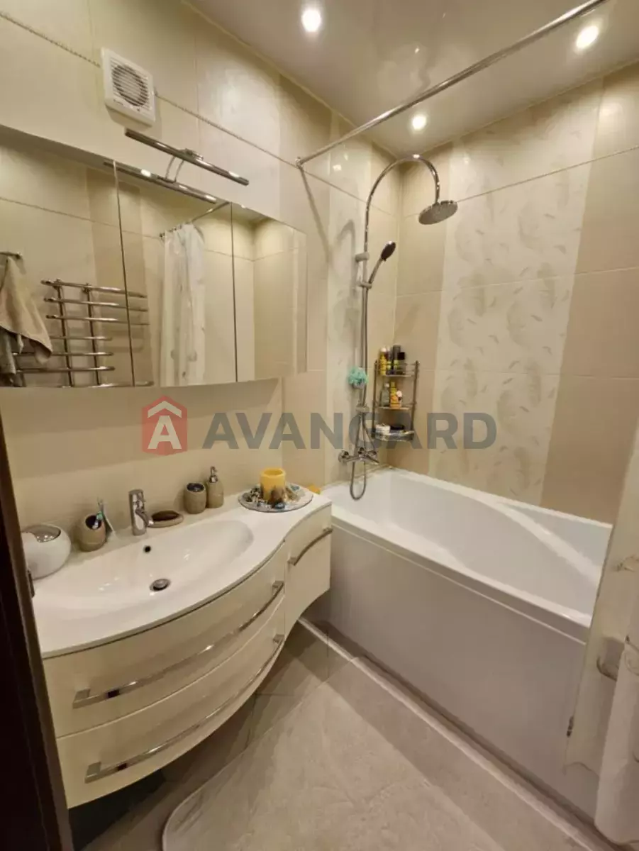 3 ����. ��������, 100/99/15 ��. �., 5/9 ���� ���� 10