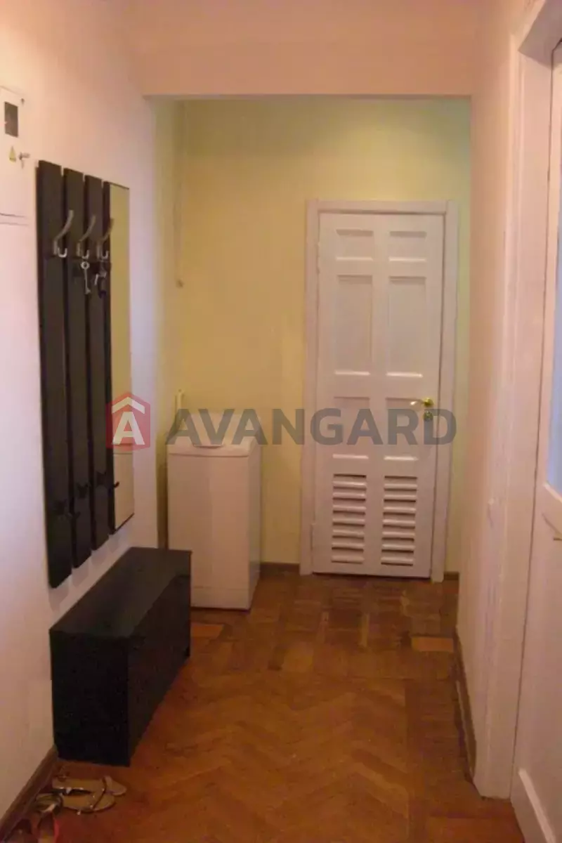 2 ��. ��������, 51/-/8 ��. �., 4/5 ������ ���� 9