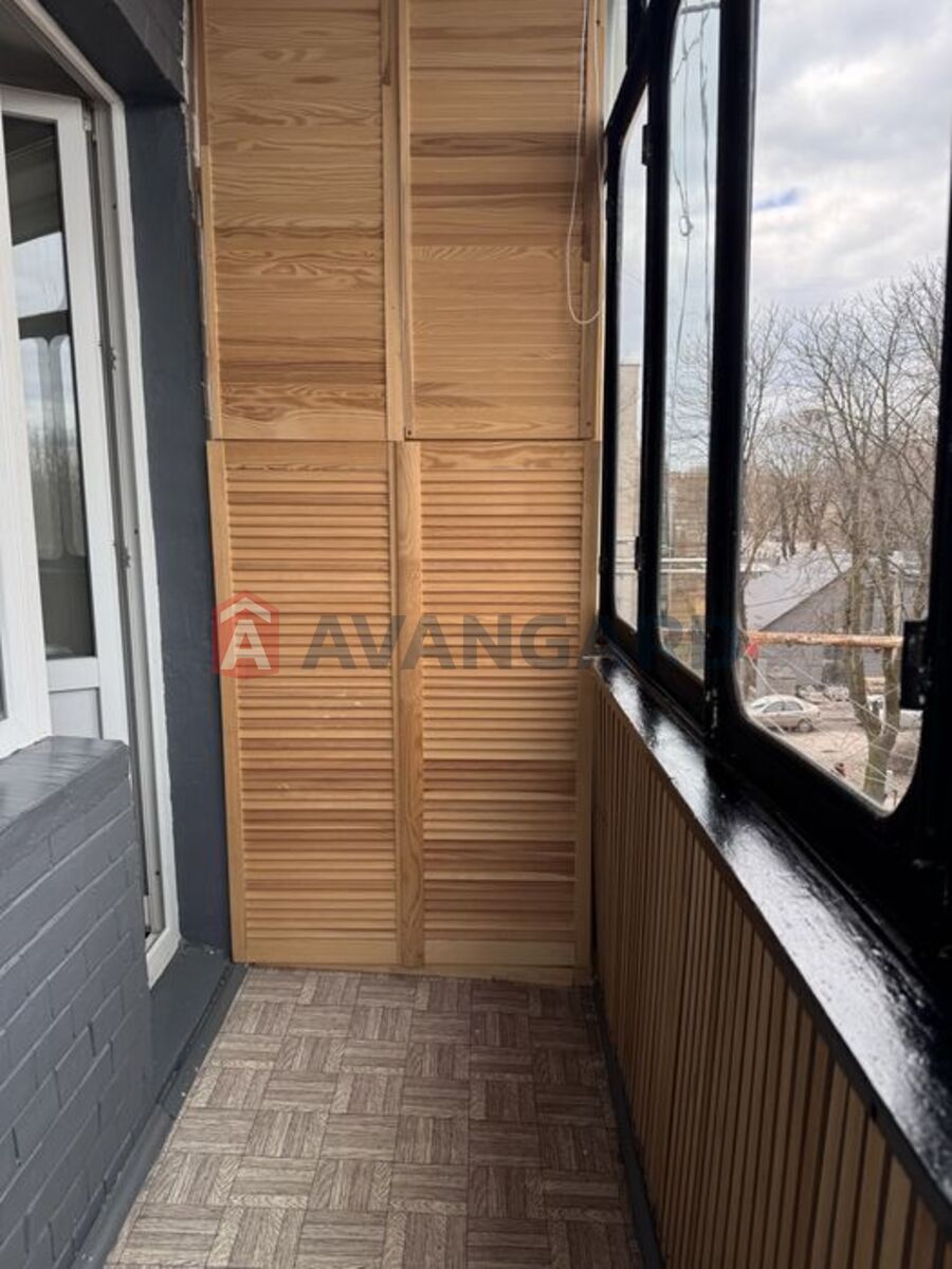 1 ����. ��������, 33/-/8 ��. �., 4/5 ���� ���� 8