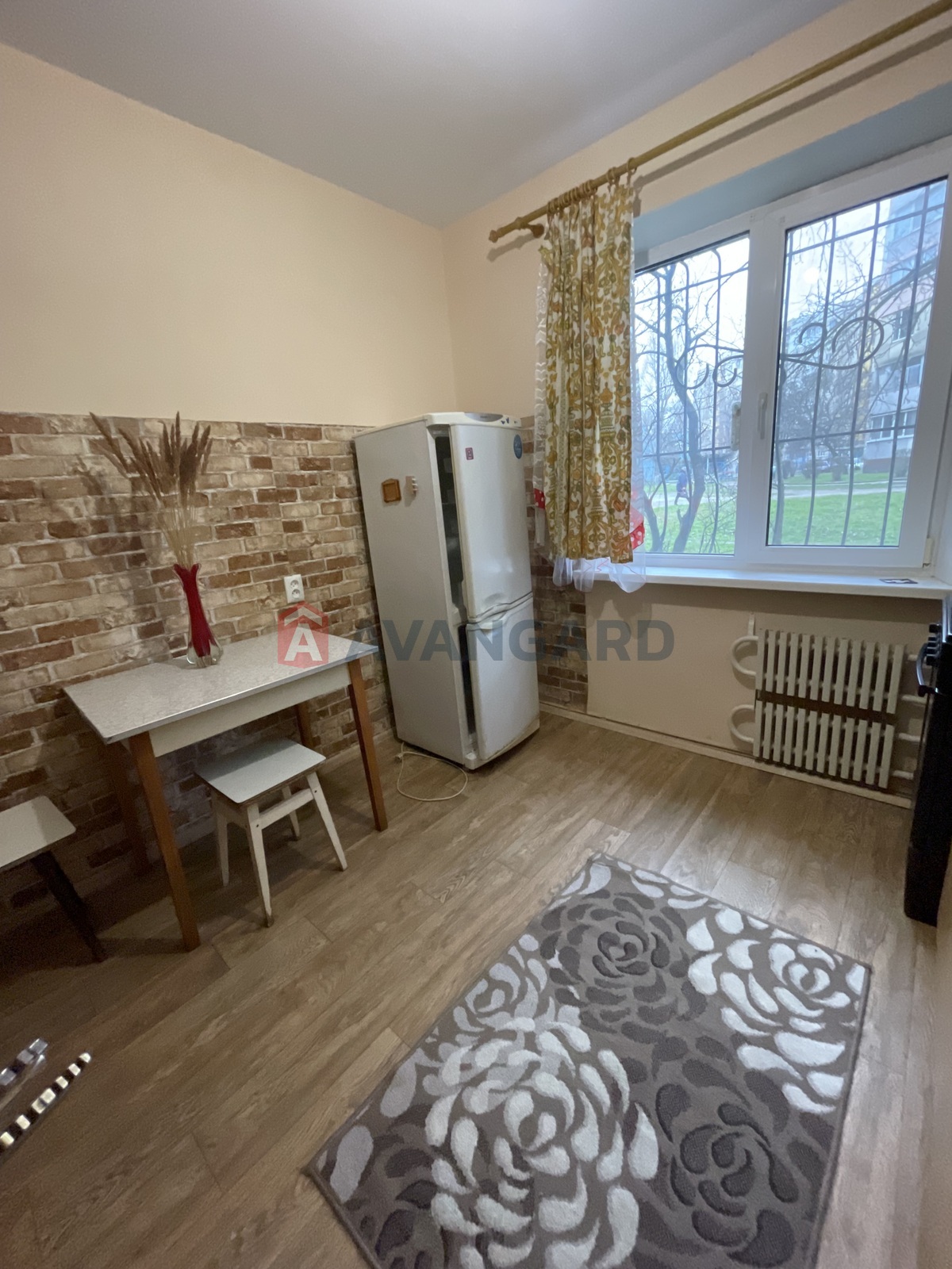 1 ��. ��������, 37/-/7 ��. �., 1/9 ������ ���� 4