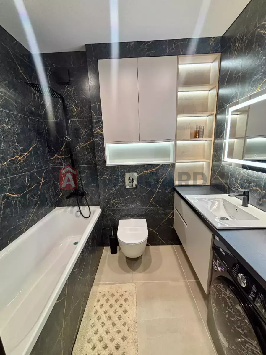 2 ��. ��������, 47/37/10 ��. �., 3/10 ������ ���� 12