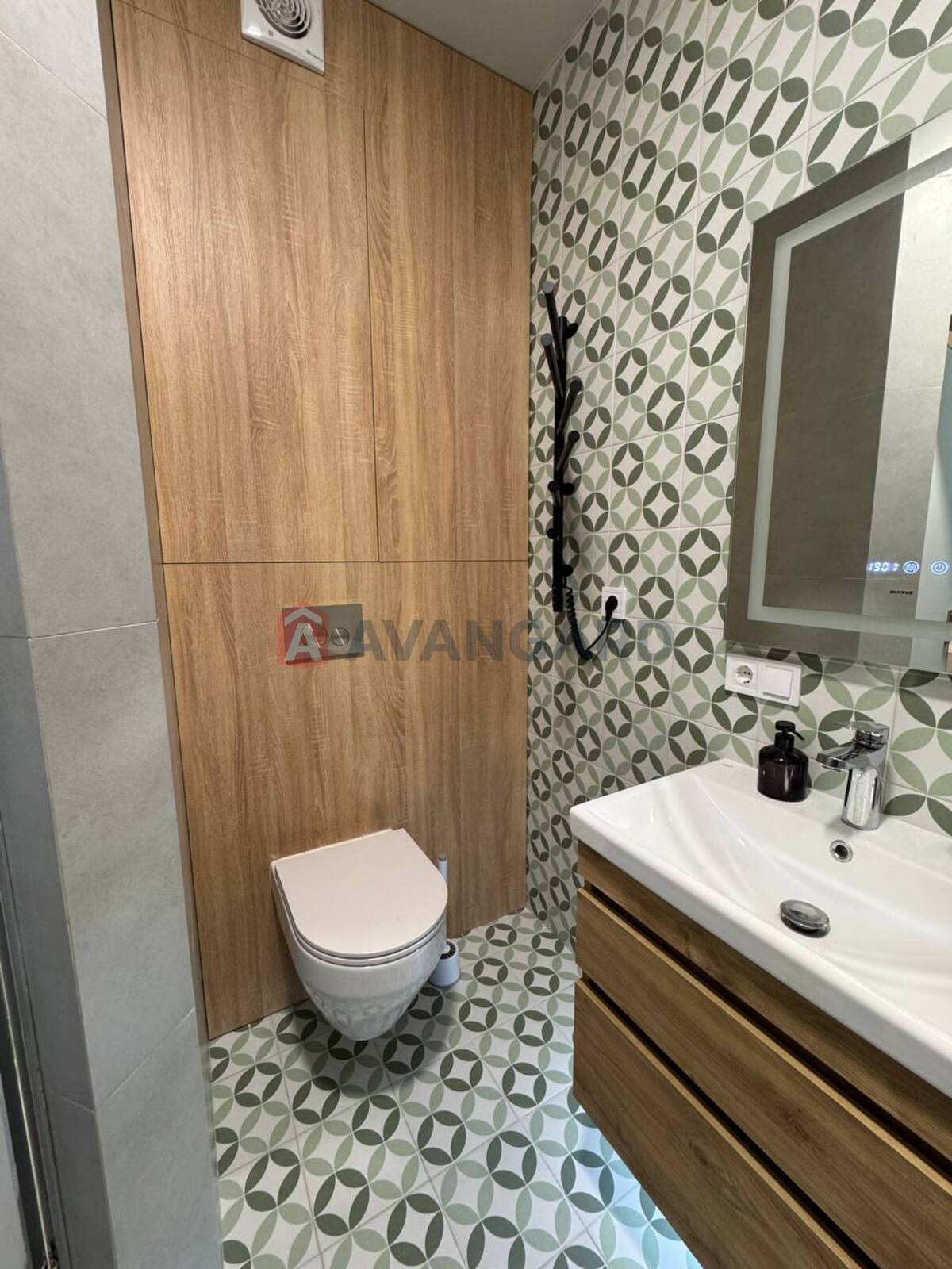 2 ��. ��������, 62/38/16 ��. �., 12/19 ������ ���� 7