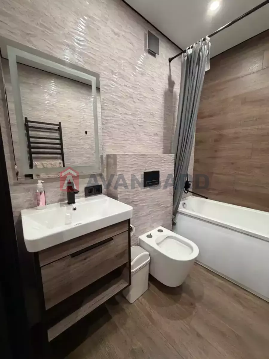 1 ��. ��������, 44/-/14 ��. �., 6/10 ������ ���� 7