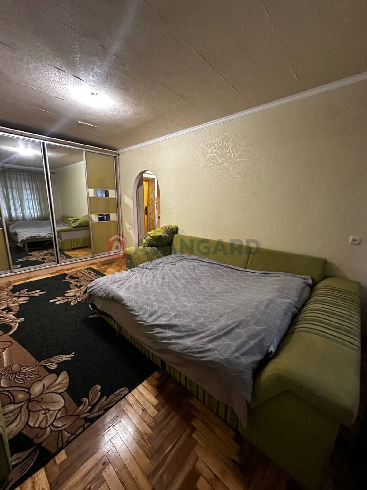 1 ��. ��������, 30/17/7 ��. �., 2/5 ������ ���� 9