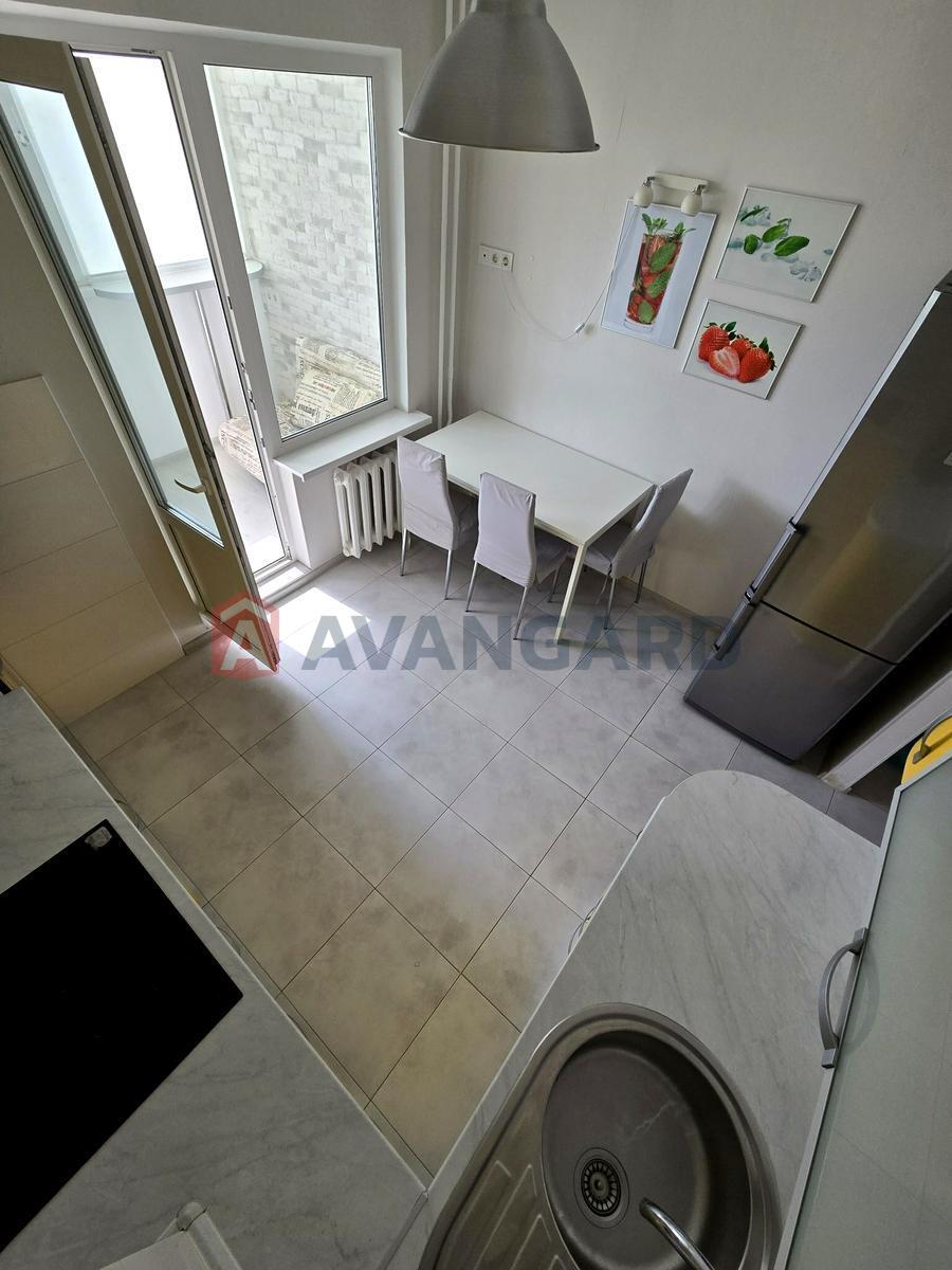 1 ��. ��������, 44 / 18 / 10 ��. �., 10/22 ������ ���� 9