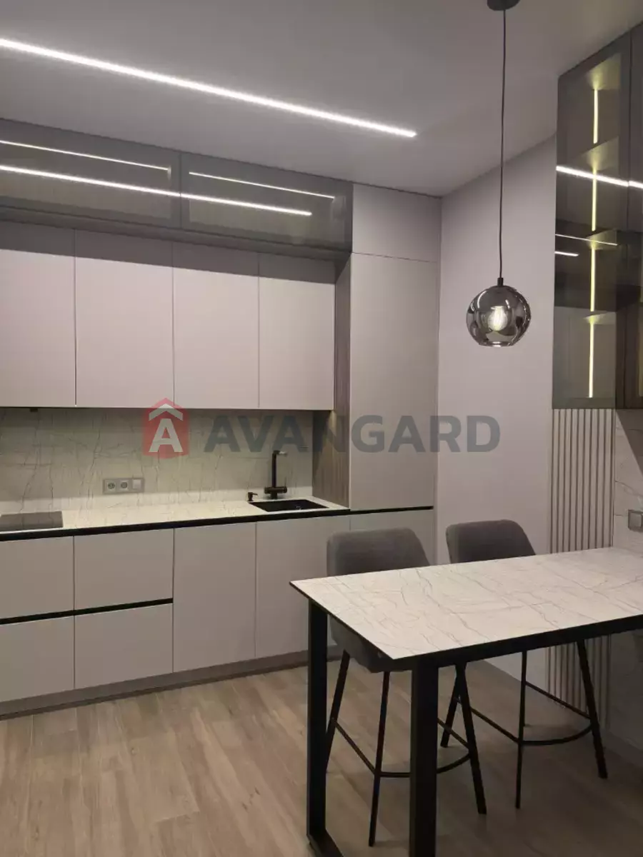 2 ��. ��������, 46/25/15 ��. �., 9/10 ������ ���� 3