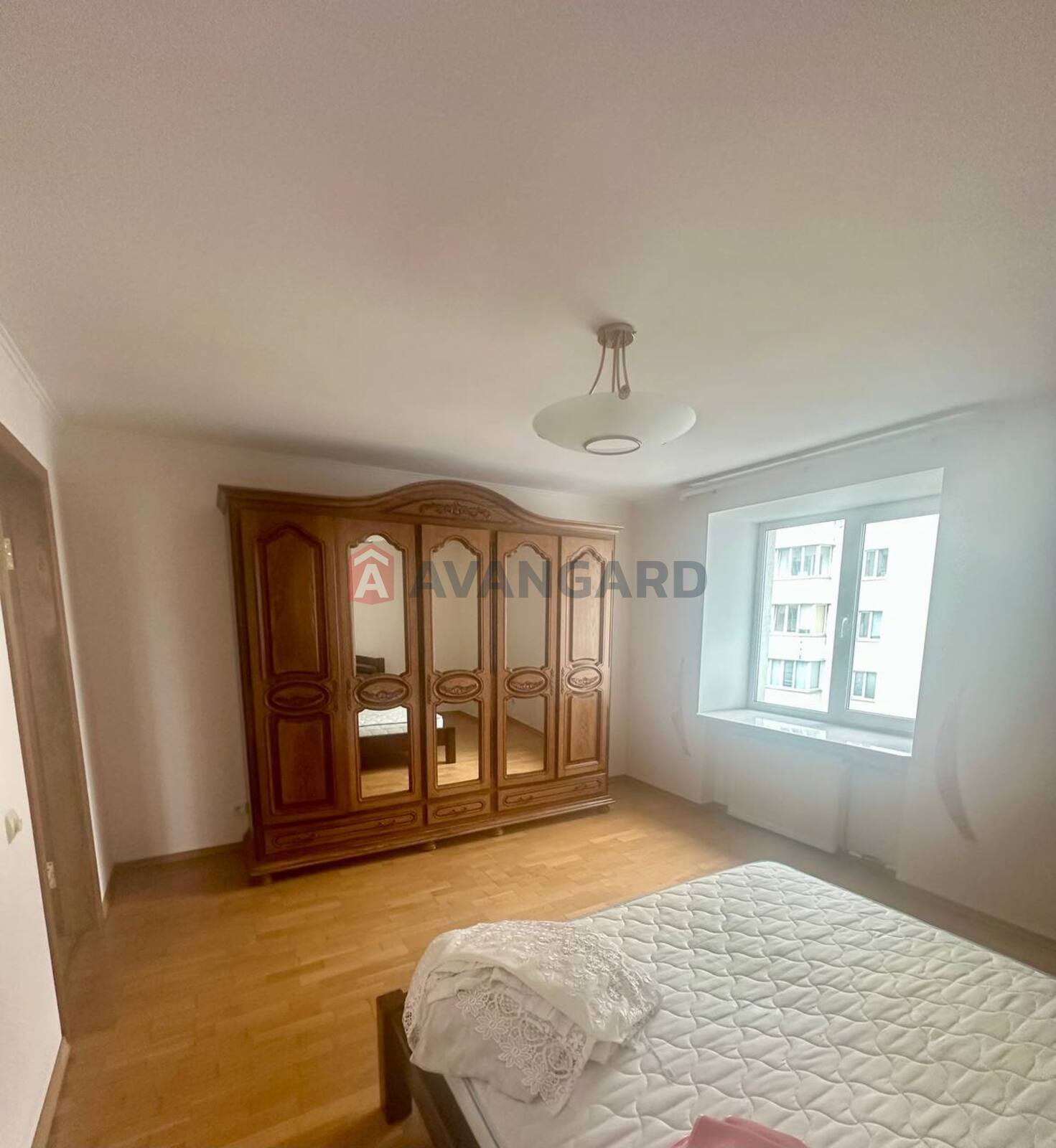 3 ��. ��������, 80/60/24 ��. �., 5/10 ������ ���� 14