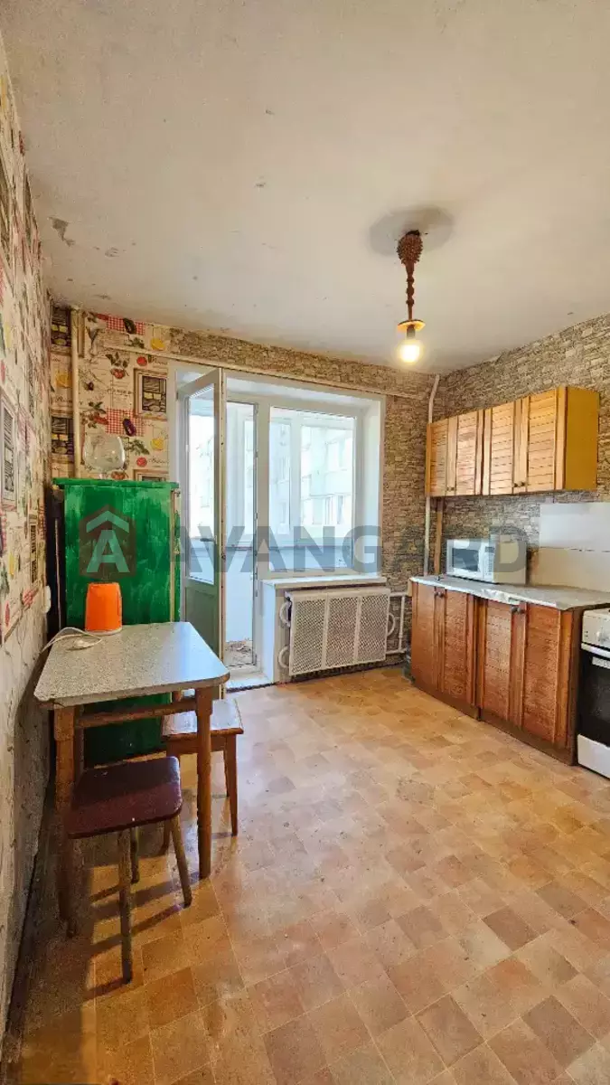 1 ����. ��������, 37/17/9 ��. �., 14/16 ���� ���� 1