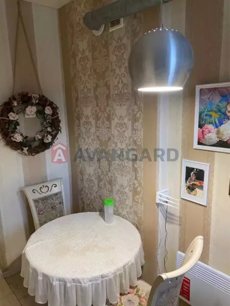 2 ����. ��������, 52/-/10 ��. �., 5/5 ���� ���� 14