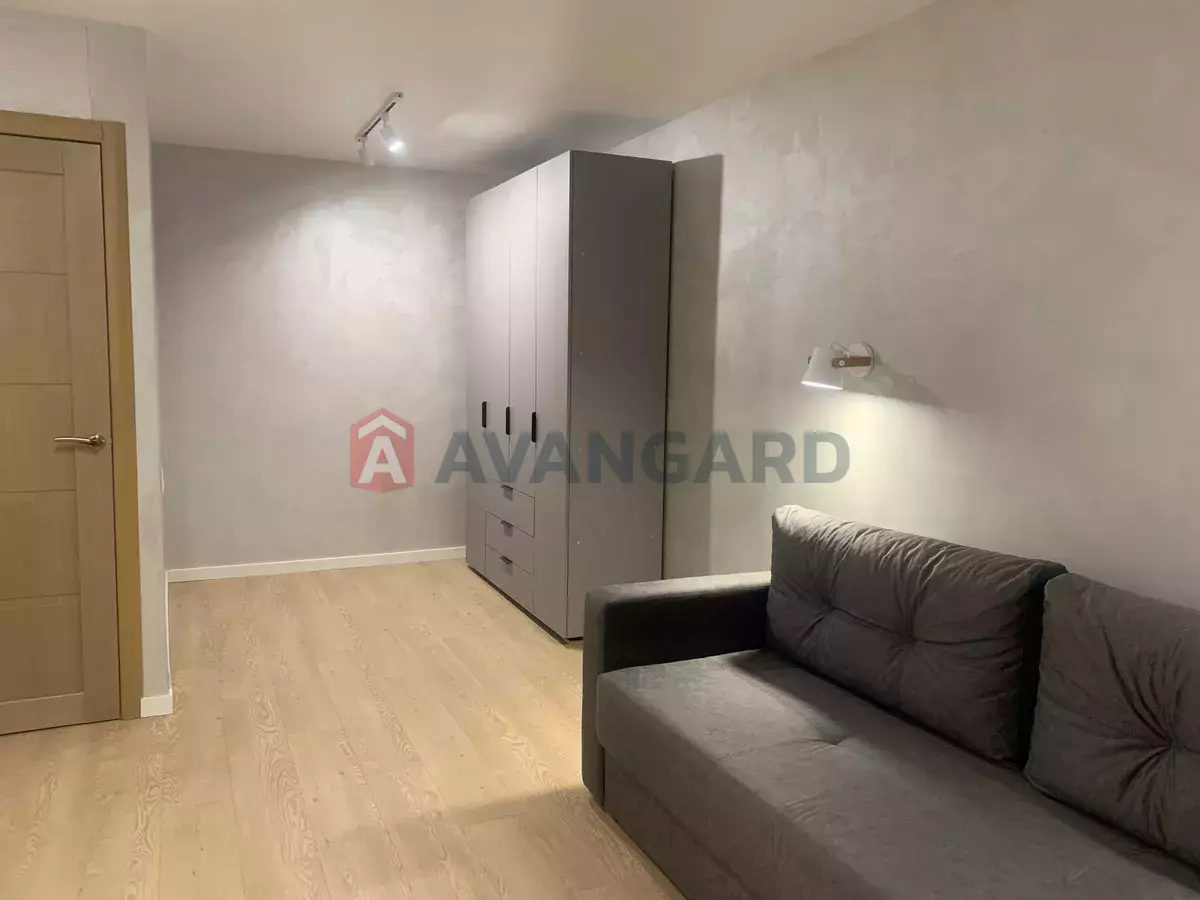 1 ����. ��������, 40/-/8 ��. �., 11/16 ���� ���� 9