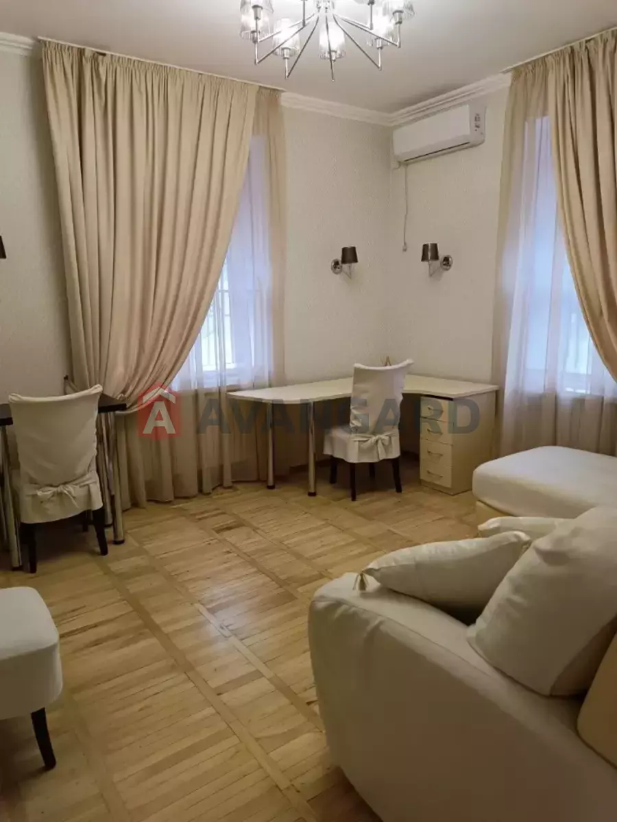 3 ��. ��������, 64/-/- ��. �., 2/5 ������ ���� 2