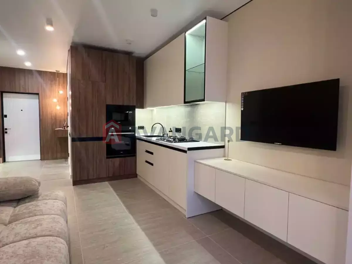 2 ��. ��������, 44/15/18 ��. �., 4/10 ������ ���� 3