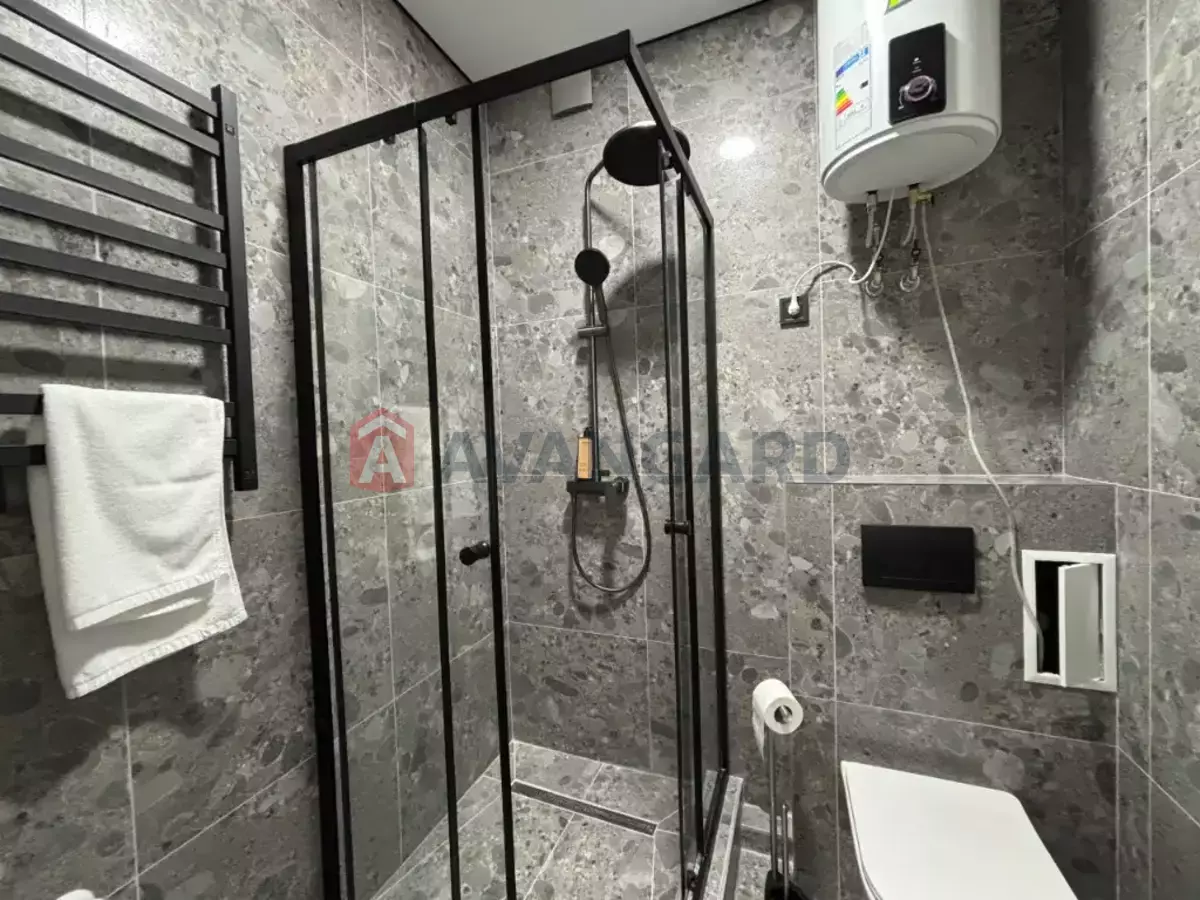 1 ��. ��������, 16/10/5 ��. �., 4/4 ������ ���� 4