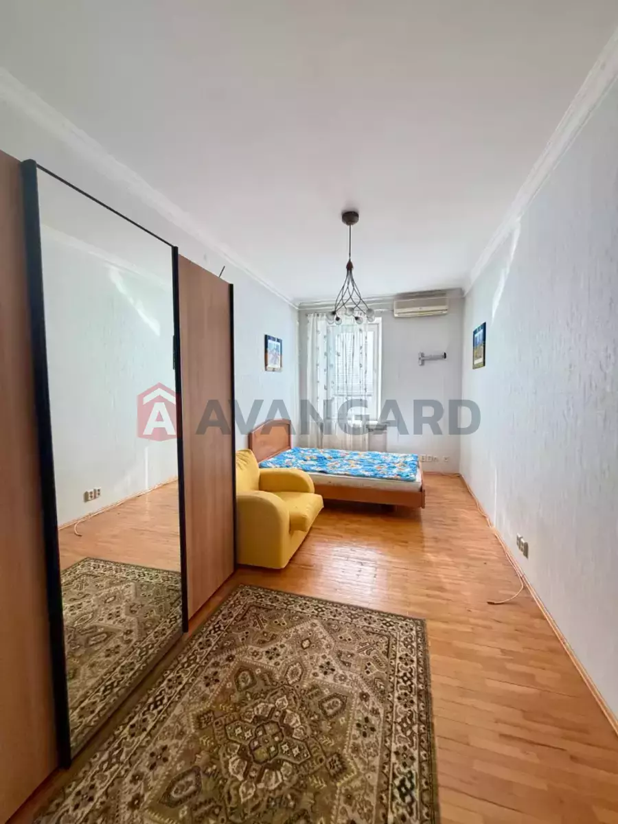 4 ��. ��������, 139/100/20 ��. �., 3/3 ������ ���� 9