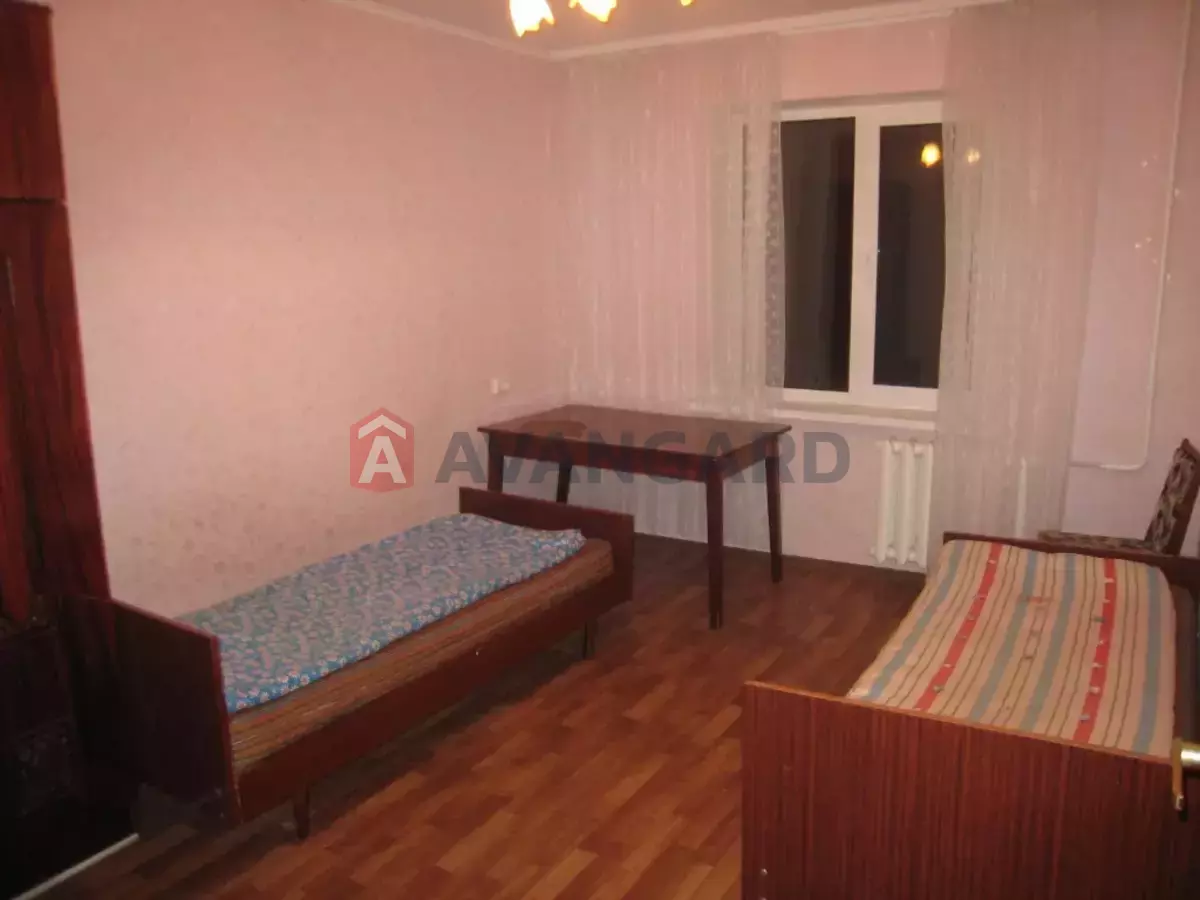 3 ����. ��������, 64/40/8 ��. �., 8/9 ���� ���� 13