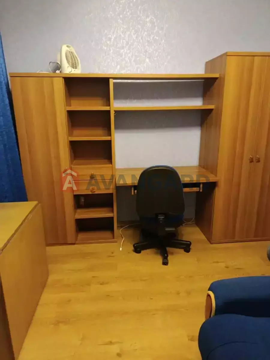 2 ����. ��������, 49/-/- ��. �., 8/9 ���� ���� 3