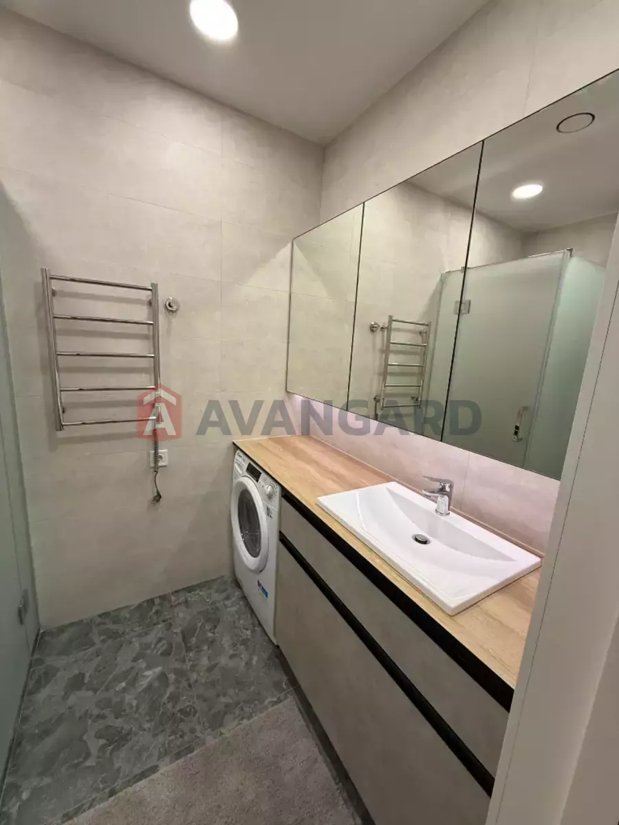 1 ����. ��������, 32/-/- ��. �., 8/24 ���� ���� 5