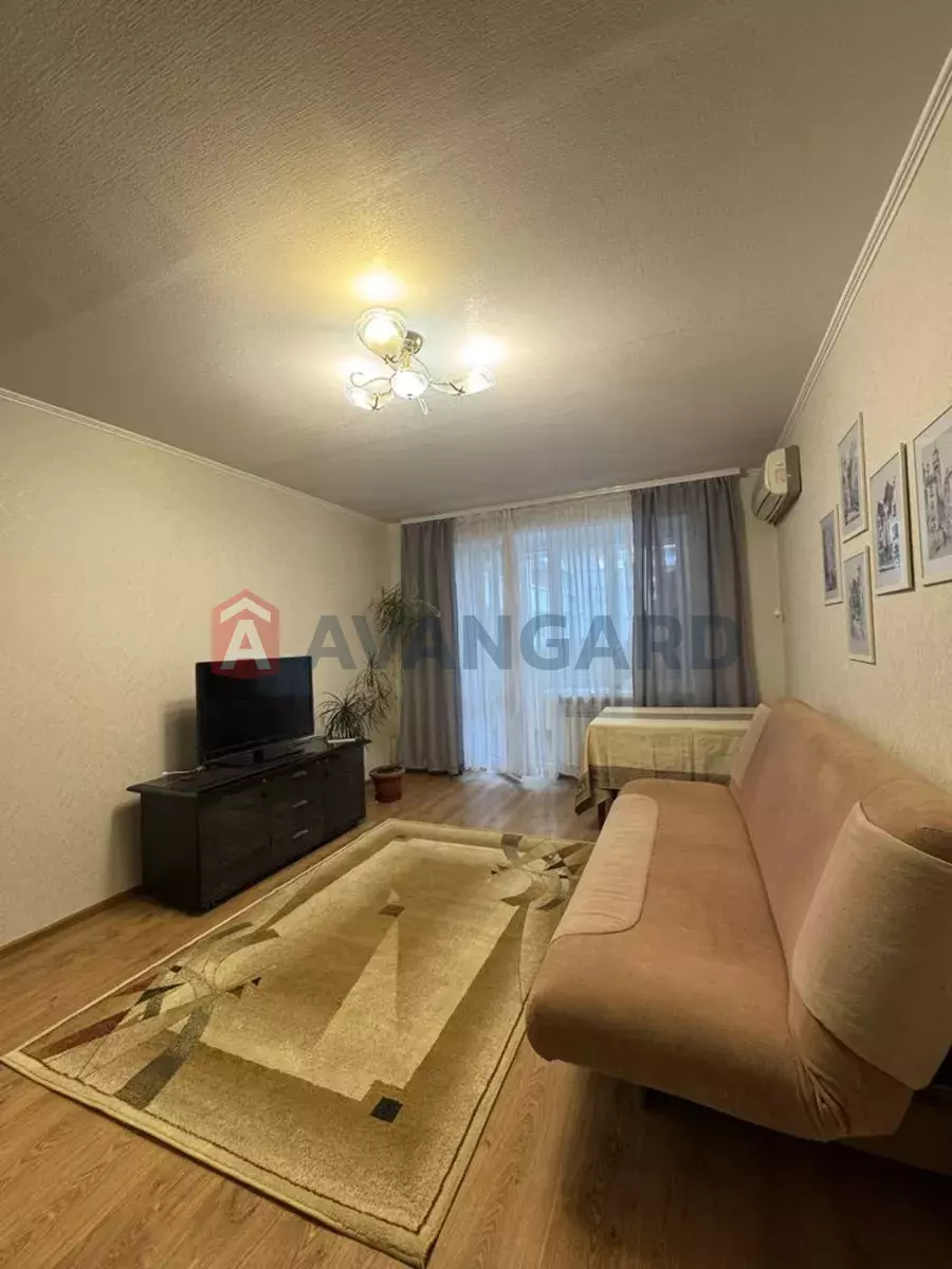 1 ��. ��������, 42/-/9 ��. �., 8/14 ������ ���� 4