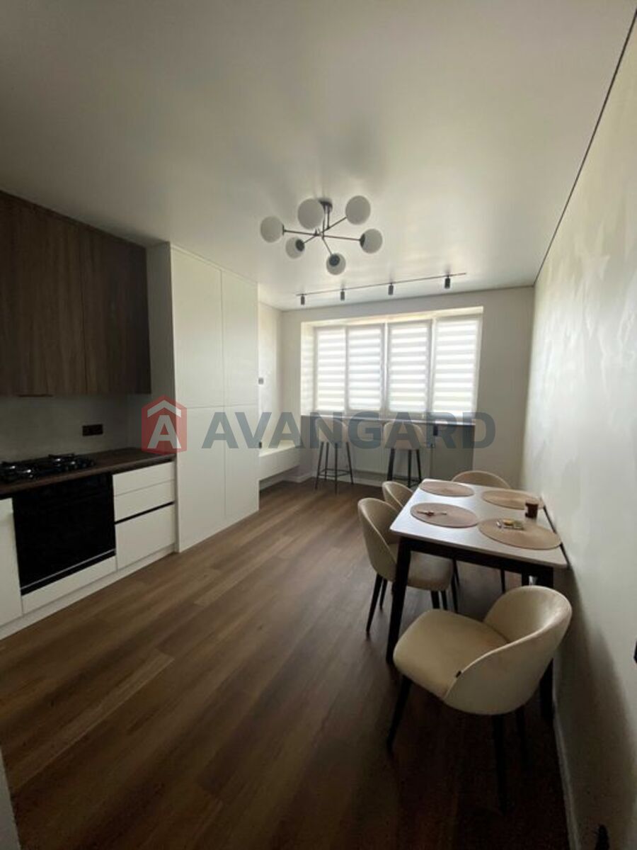 1 ����. ��������, 49/-/16 ��. �., 9/10 ���� ���� 5