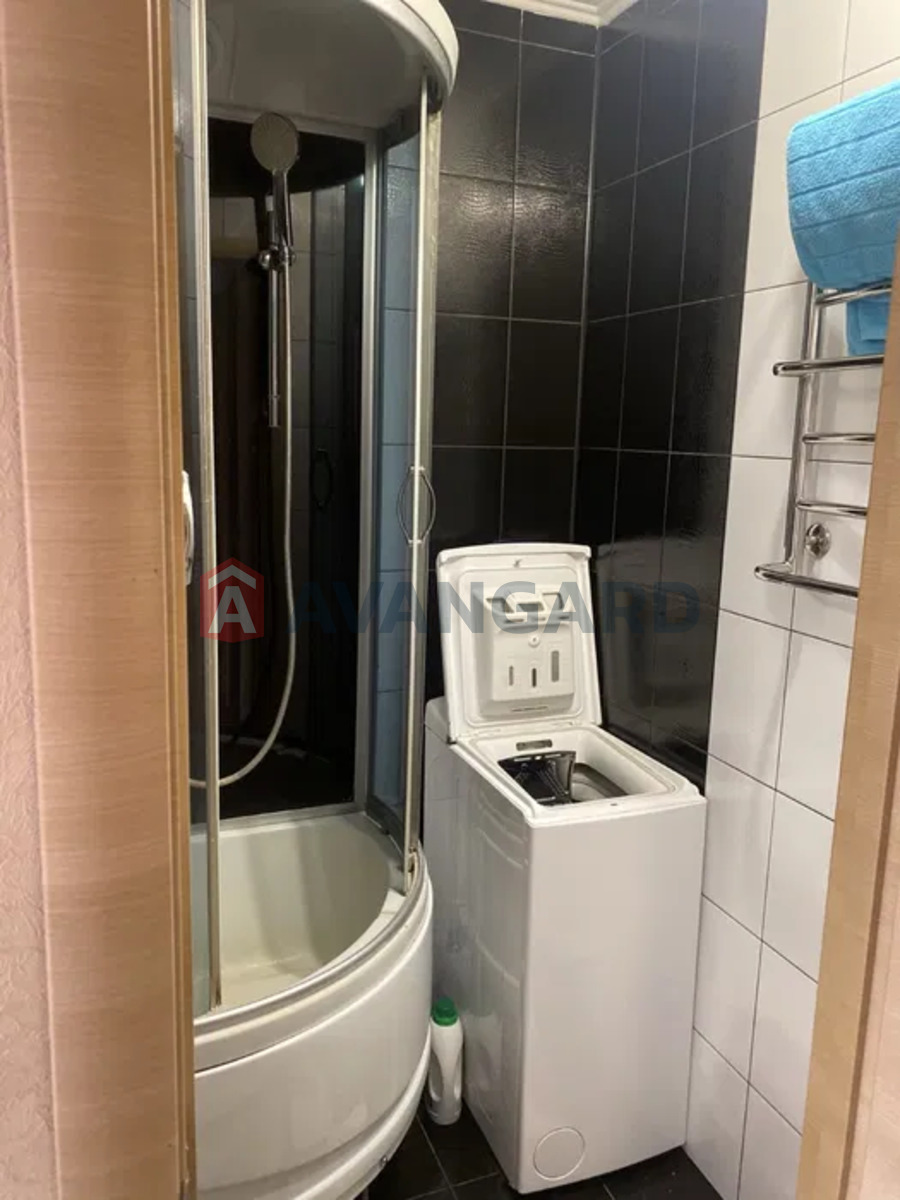 1 ��. ��������, 50/-/9 ��. �., 8/9 ������ ���� 4