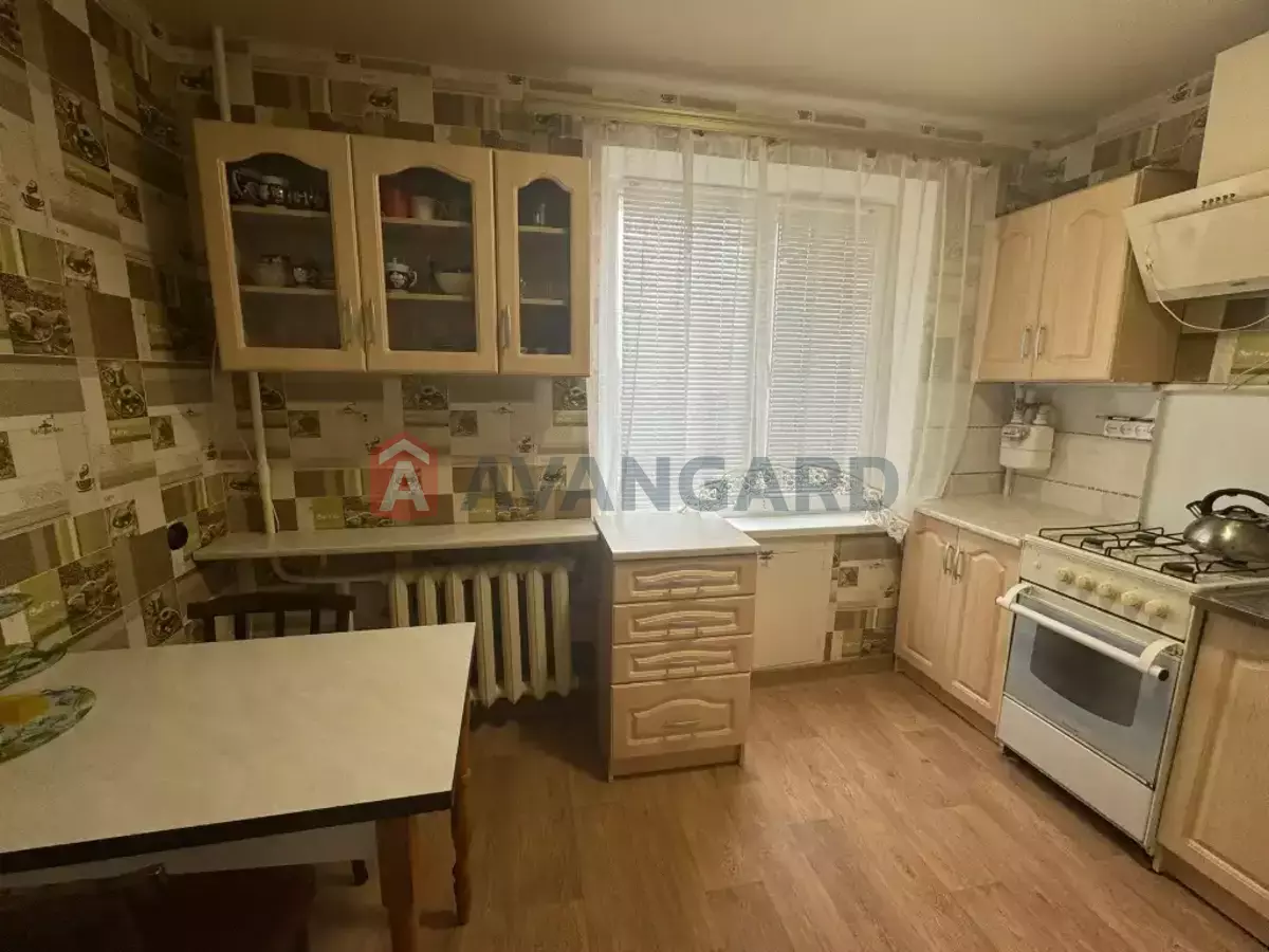 1 . , 40/-/- . ., 8/9   1