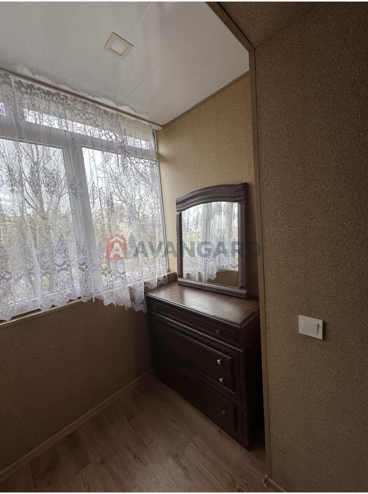 3 . , 65/-/9 . ., 4/9   9