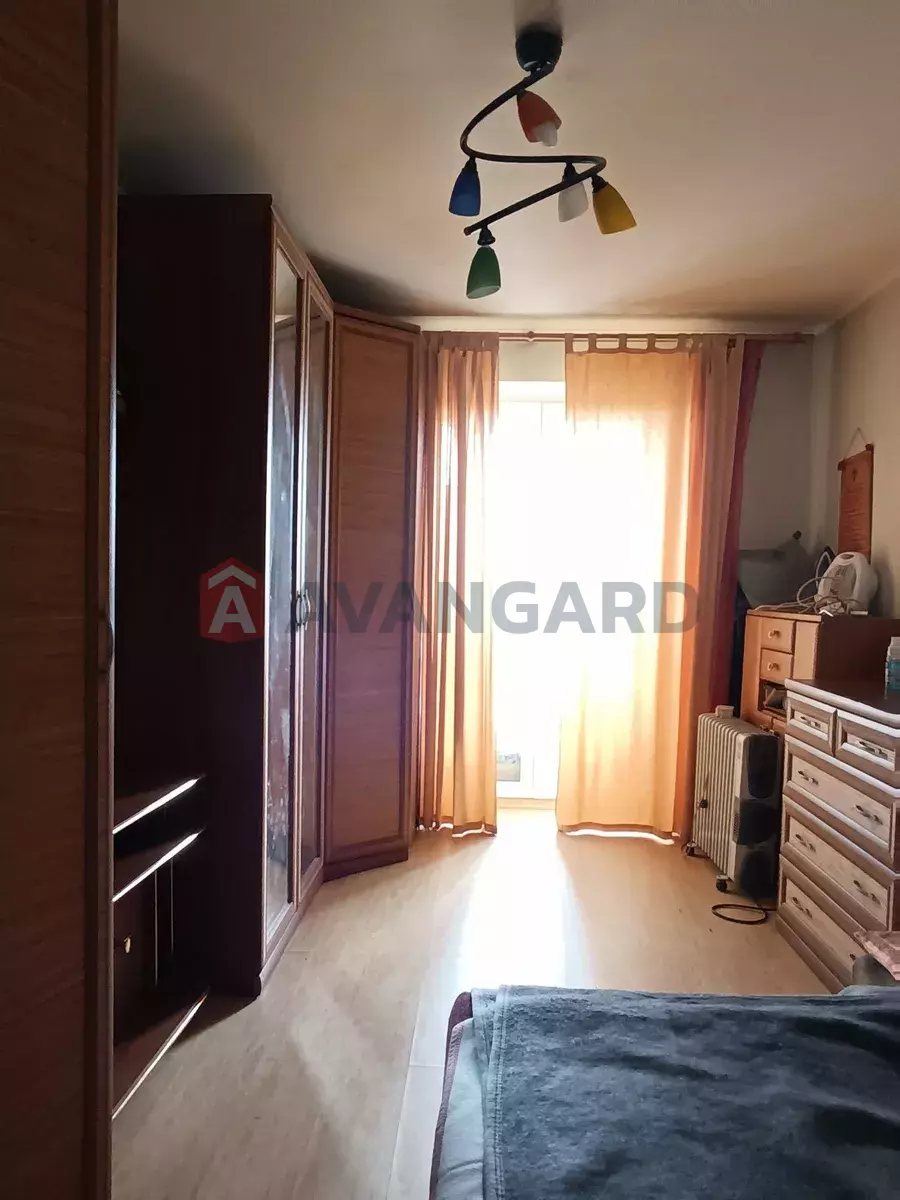 2 ����. ��������, 50/-/8 ��. �., 9/9 ���� ���� 3