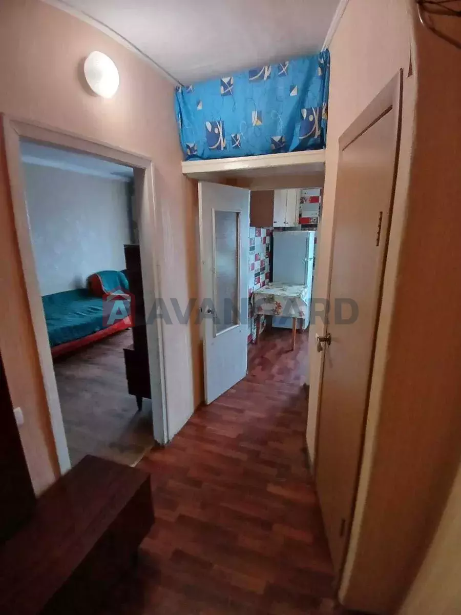 1 ����. ��������, 33/18/6 ��. �., 5/5 ���� ���� 4