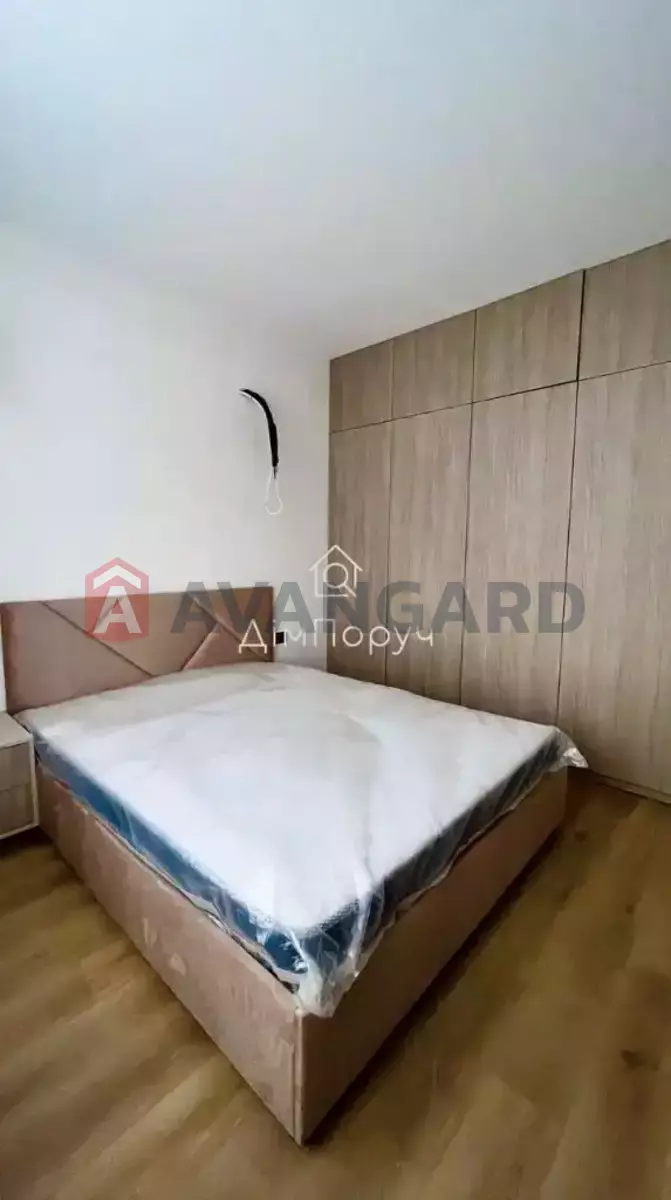 2 ����. ��������, 42/20/8 ��. �., 3/6 ���� ���� 12