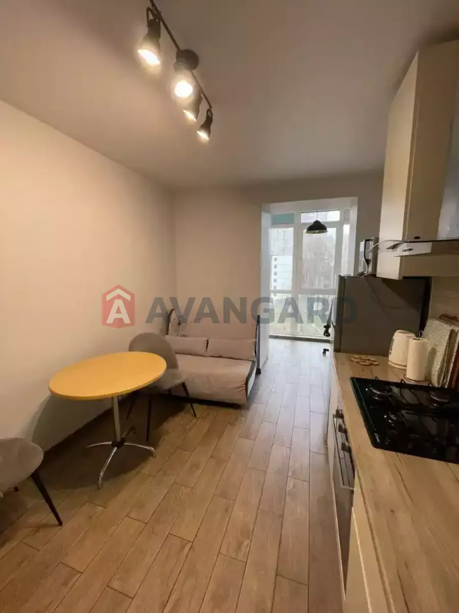 2 ��. ��������, 44/30/13 ��. �., 5/12 ������ ���� 6