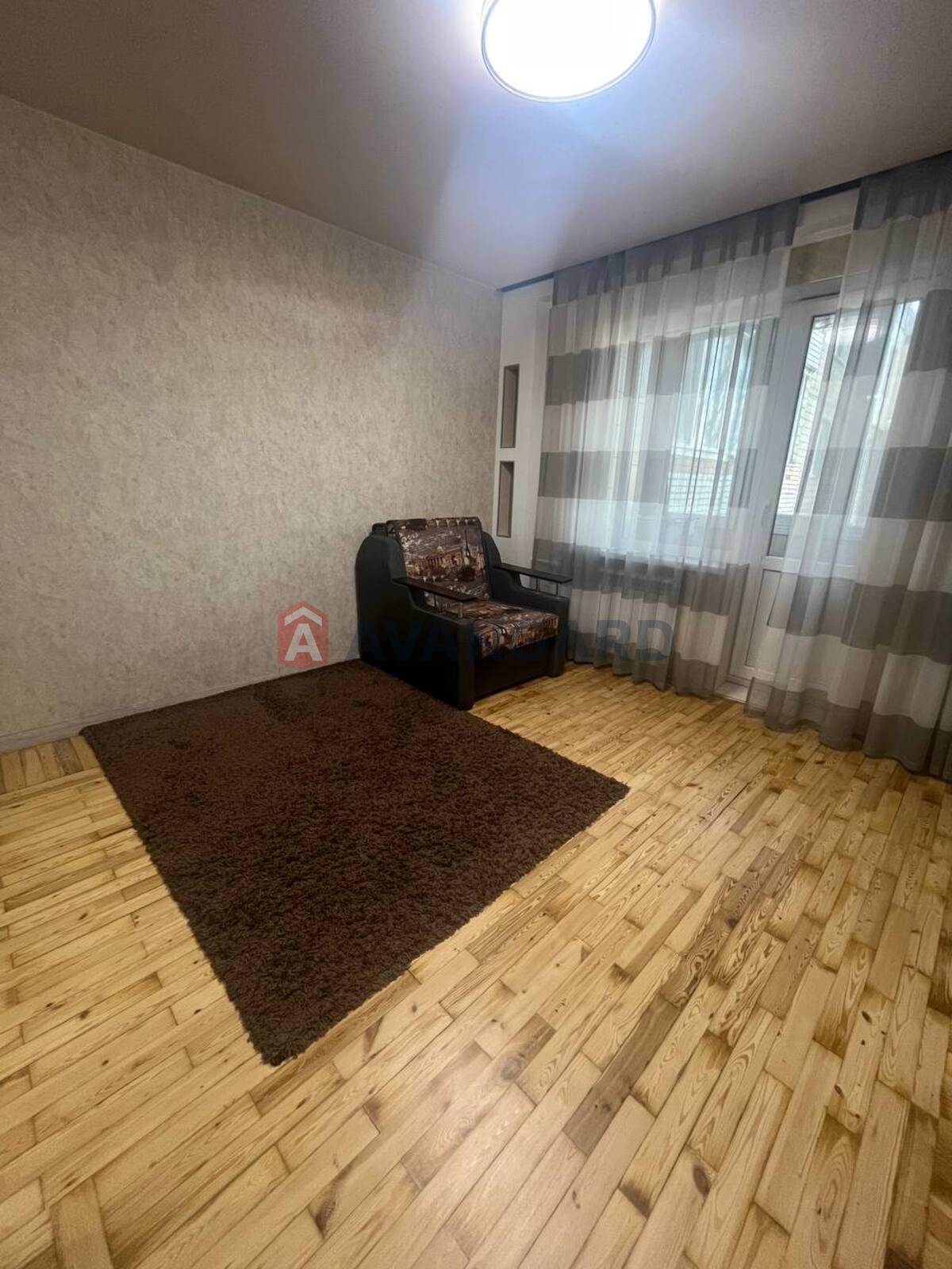 1 ����. ��������, 37/-/- ��. �., 7/9 ���� ���� 5